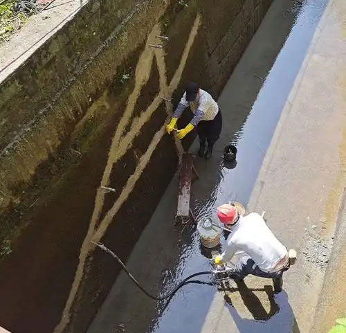 佛子山镇污水池堵漏